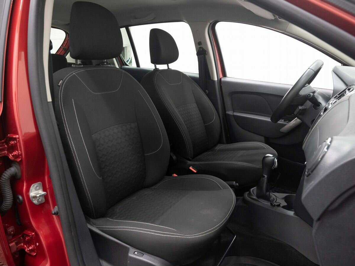 Renault Sandero с пробегом — 2017 год. Фото: #12