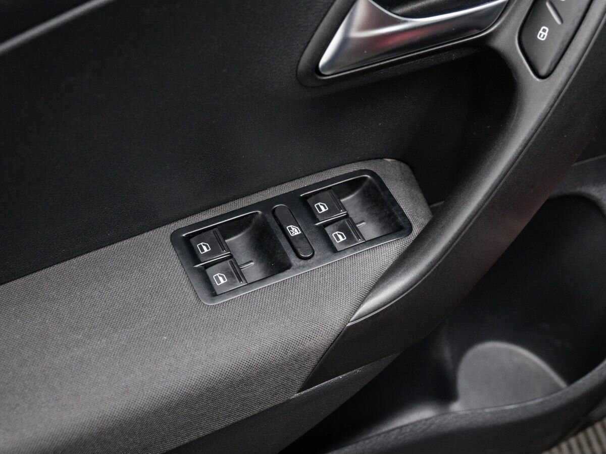 Volkswagen Polo с пробегом — 2017 год. Фото: #12