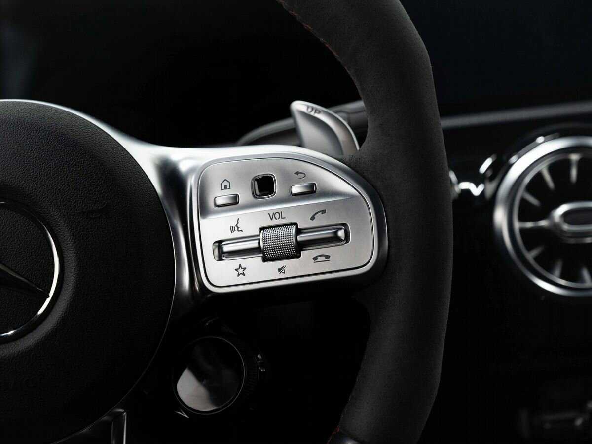 Mercedes-Benz A-Класс AMG с пробегом — 2020 год. Фото: #17