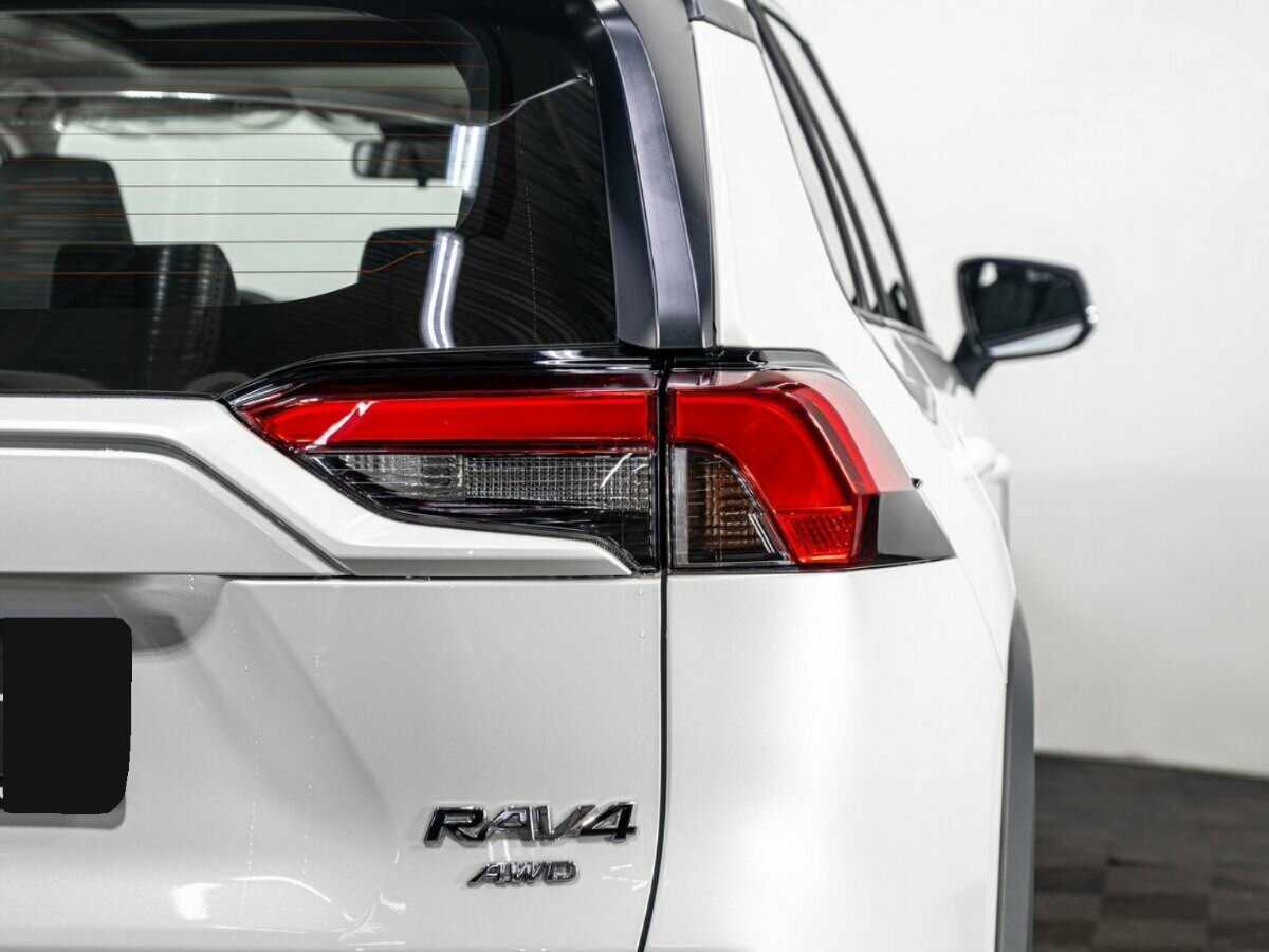 Toyota RAV4 с пробегом — 2023 год. Фото: #8