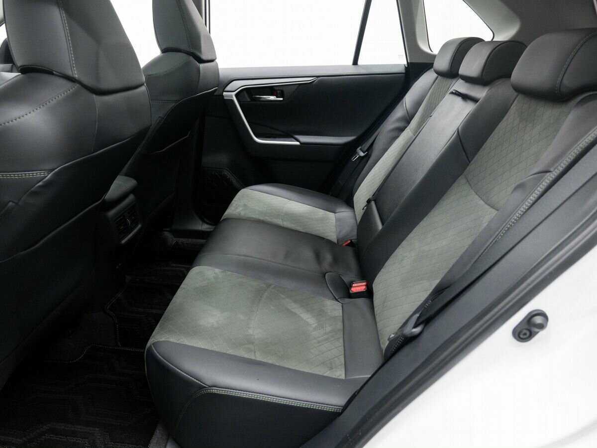 Toyota RAV4 с пробегом — 2023 год. Фото: #13