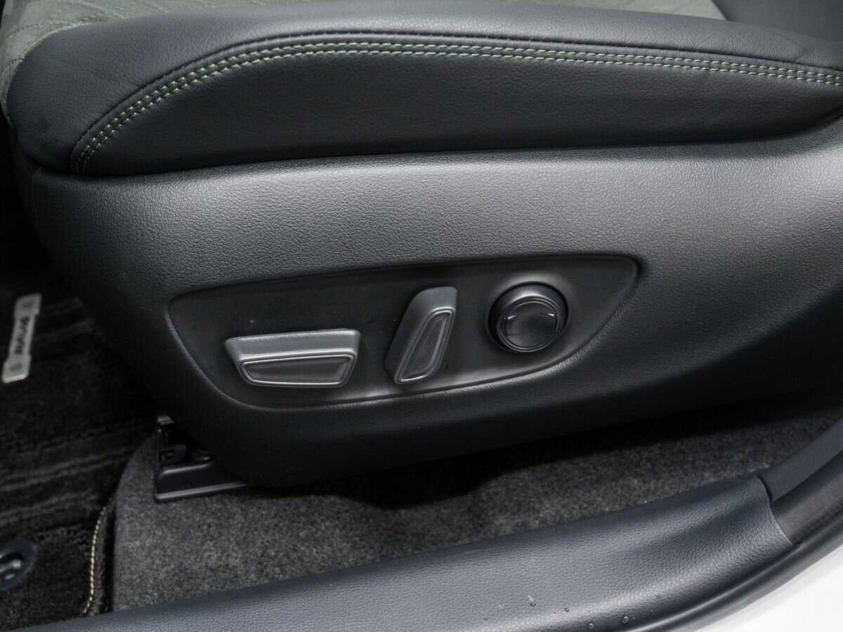 Toyota RAV4 с пробегом — 2023 год. Фото: #15