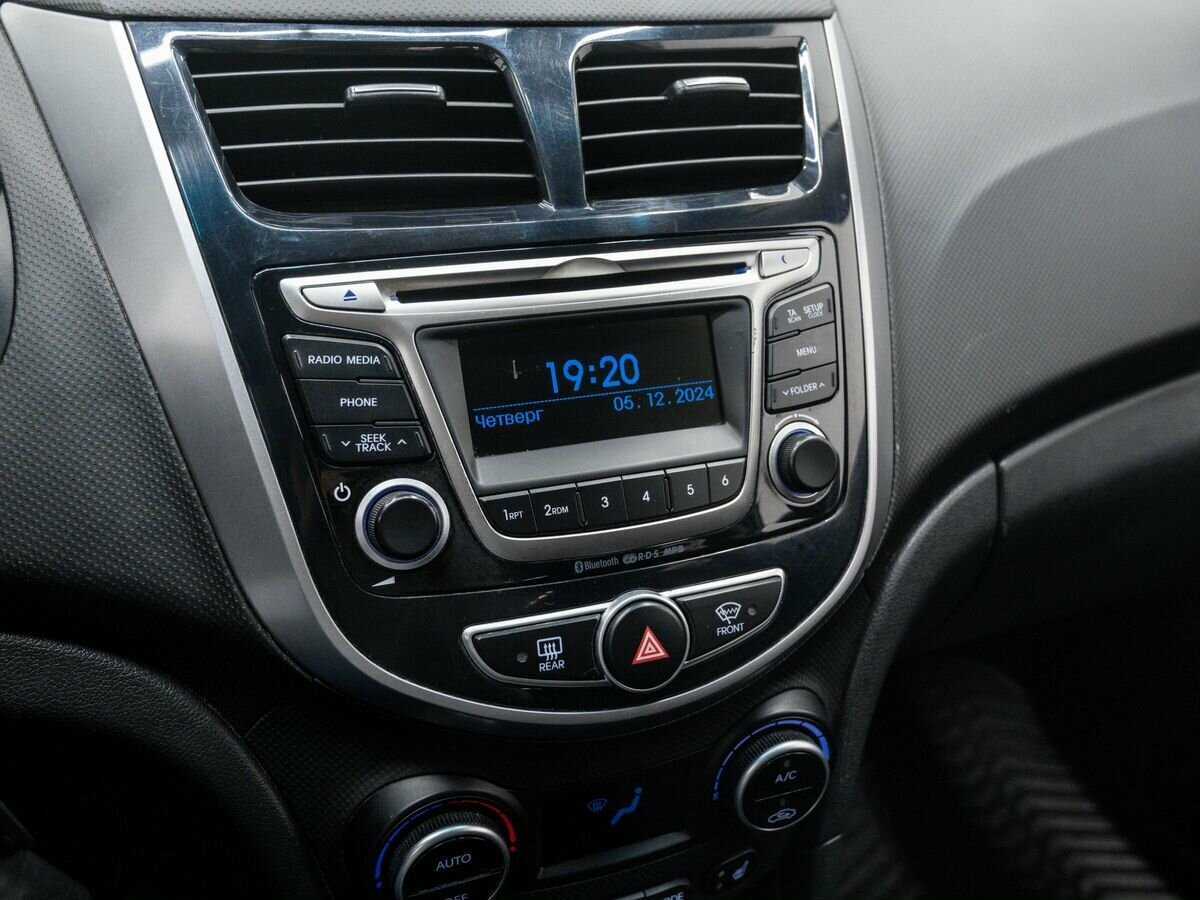 Hyundai Solaris с пробегом — 2016 год. Фото: #19