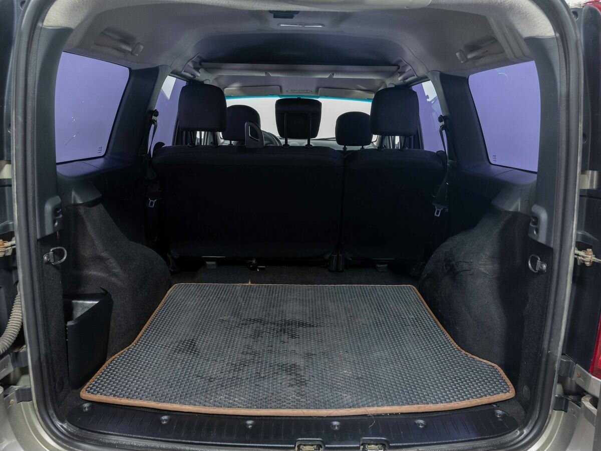 Lada (ВАЗ) Largus с пробегом — 2014 год. Фото: #18