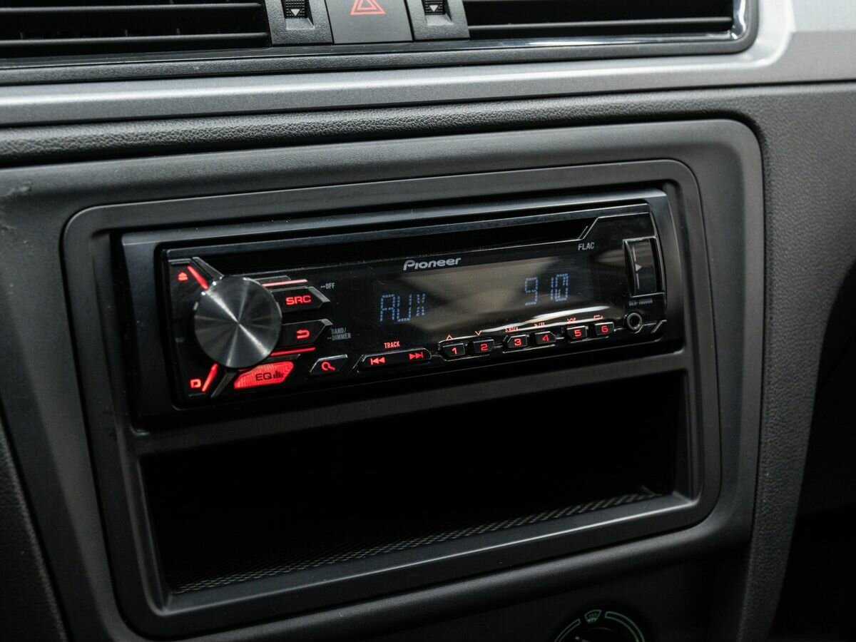 Skoda Rapid с пробегом — 2017 год. Фото: #19