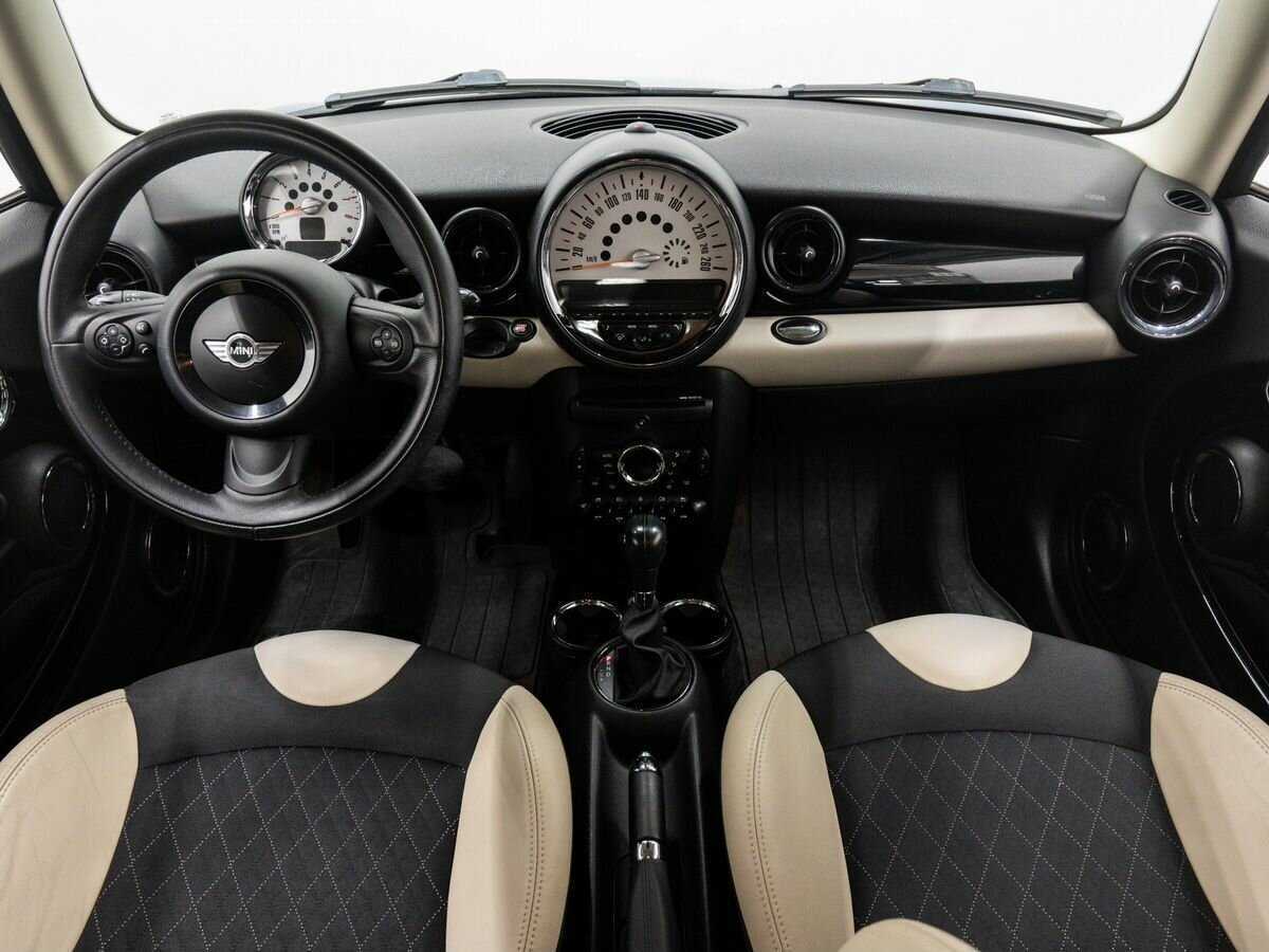 Mini Hatch с пробегом — 2012 год. Фото: #9