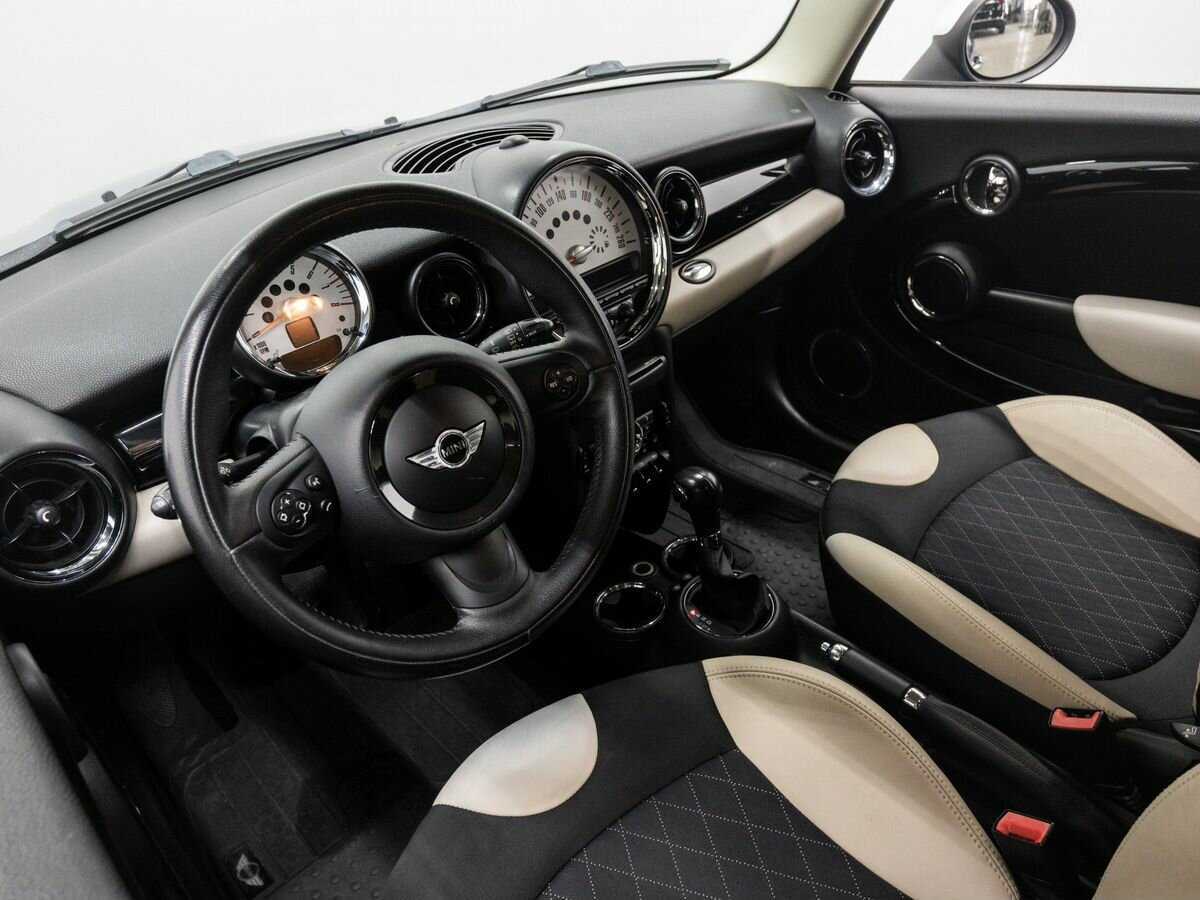 Mini Hatch с пробегом — 2012 год. Фото: #11