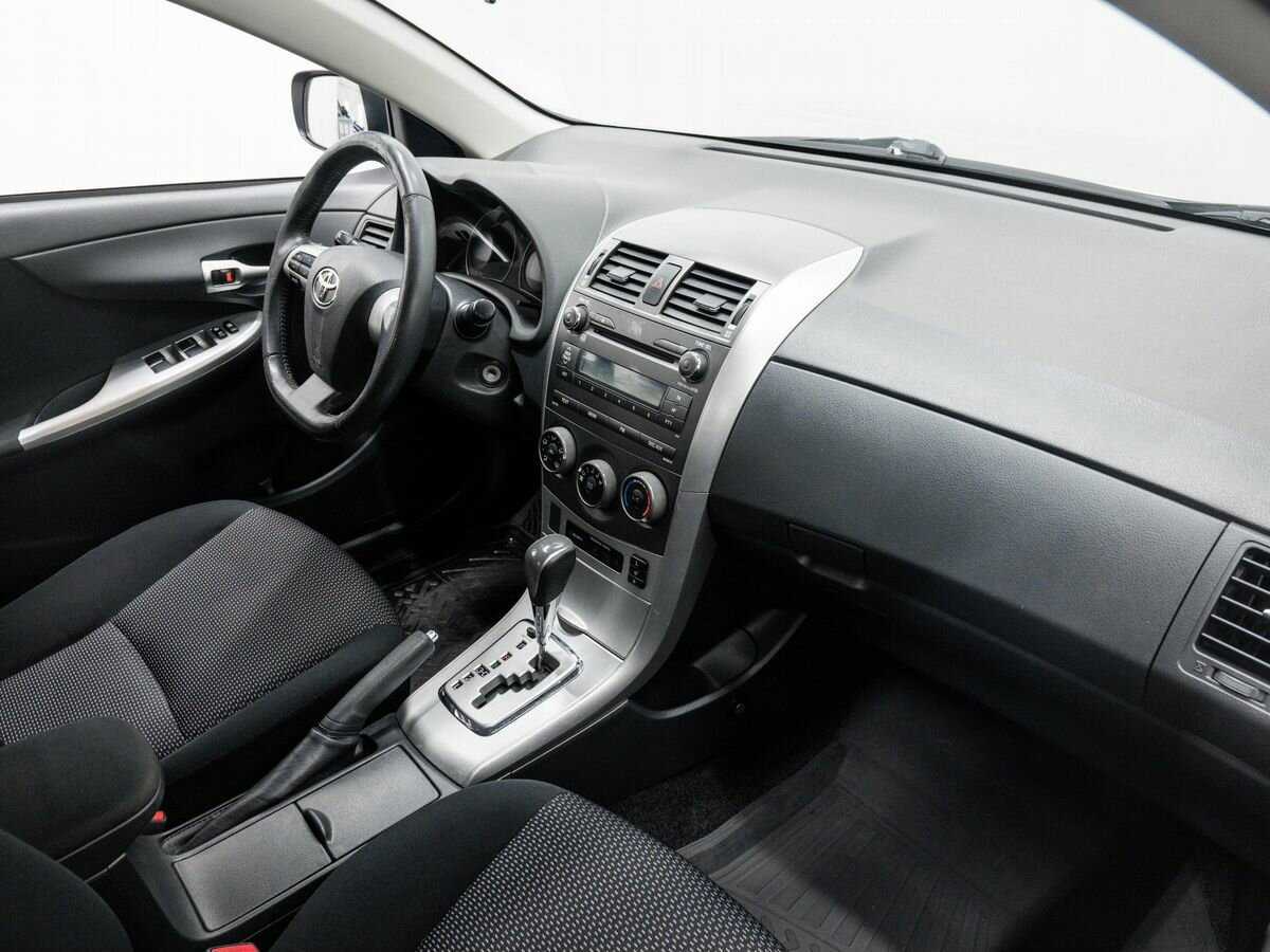 Toyota Corolla с пробегом — 2011 год. Фото: #7