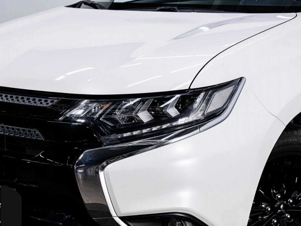 Mitsubishi Outlander с пробегом — 2022 год. Фото: #6