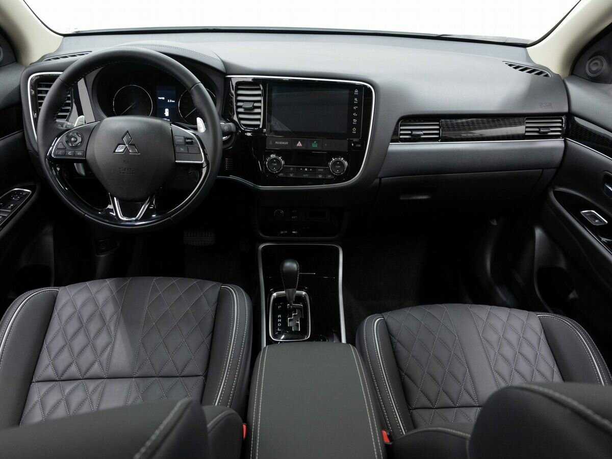Mitsubishi Outlander с пробегом — 2022 год. Фото: #15