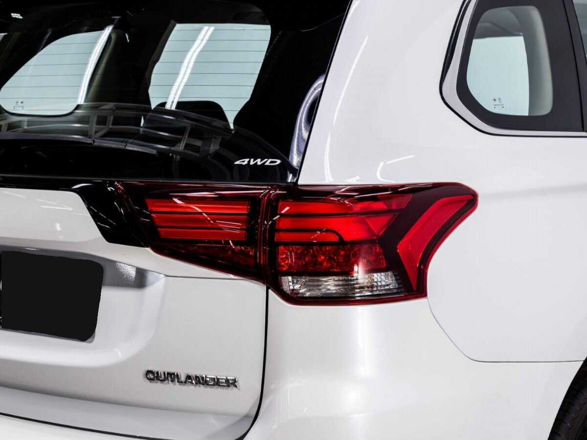 Mitsubishi Outlander с пробегом — 2022 год. Фото: #30