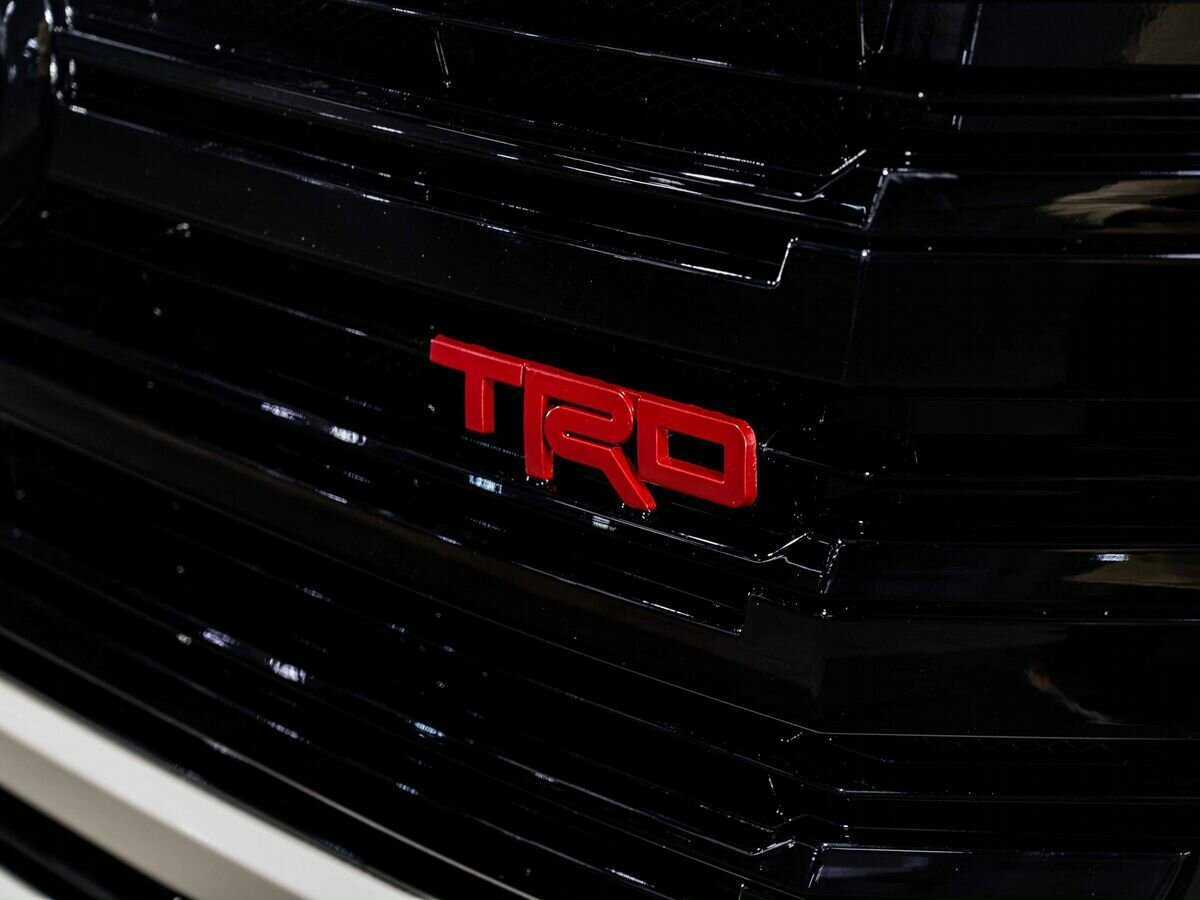 Toyota Land Cruiser с пробегом — 2013 год. Фото: #8