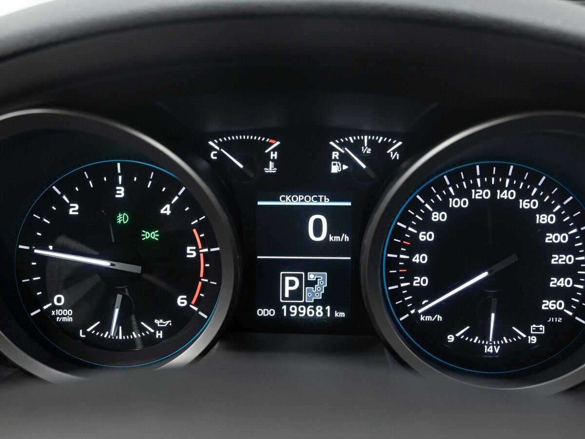 Toyota Land Cruiser с пробегом — 2013 год. Фото: #20