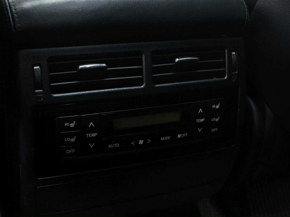 Toyota Land Cruiser с пробегом — 2013 год. Фото: #21