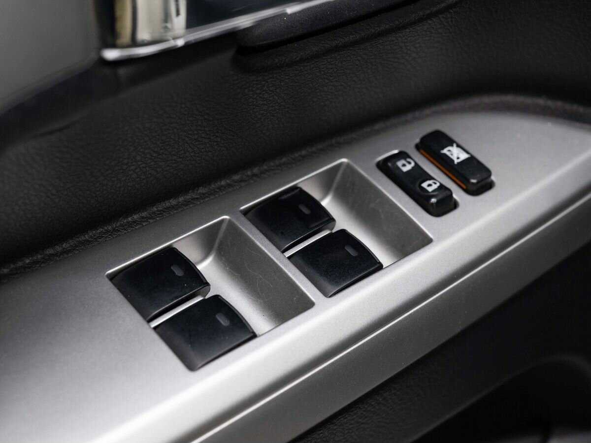 Toyota Land Cruiser с пробегом — 2013 год. Фото: #23