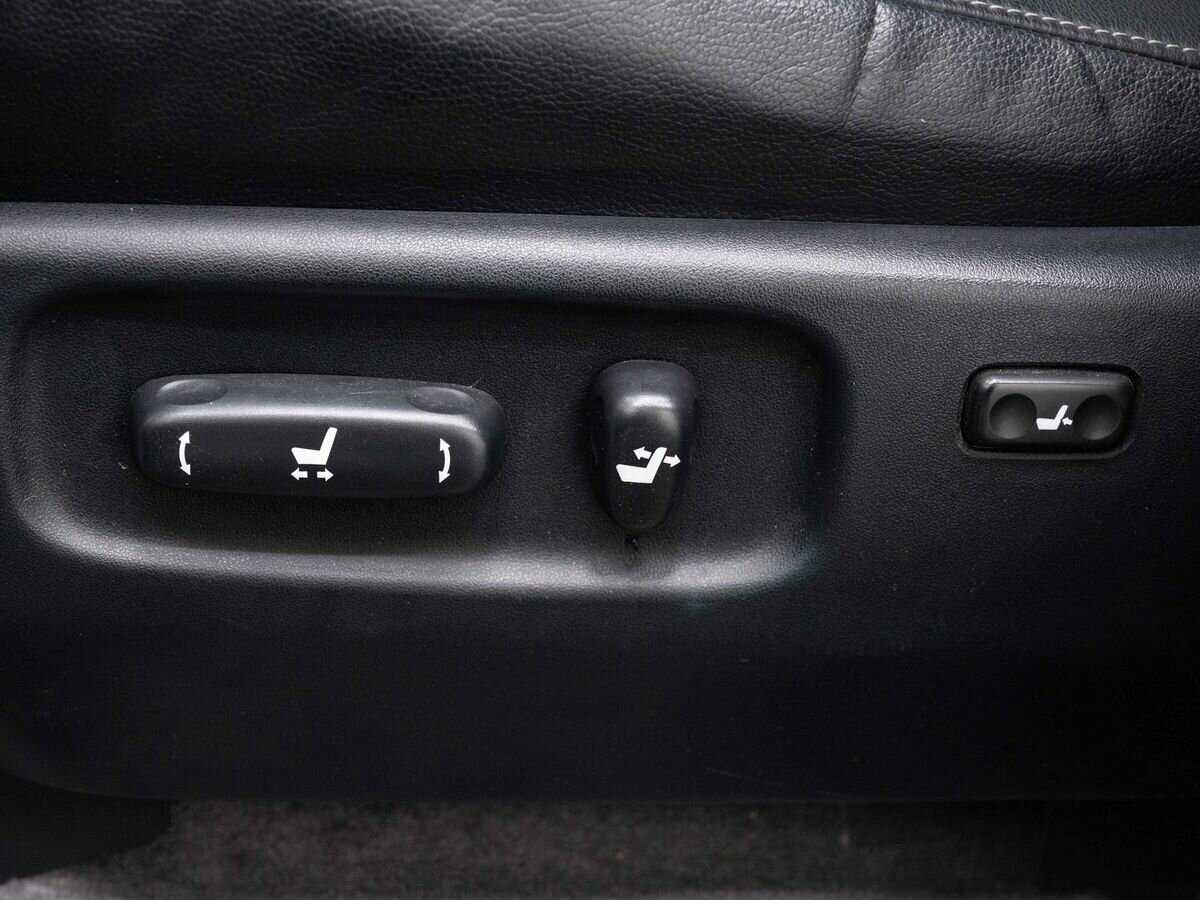 Toyota Land Cruiser с пробегом — 2013 год. Фото: #24