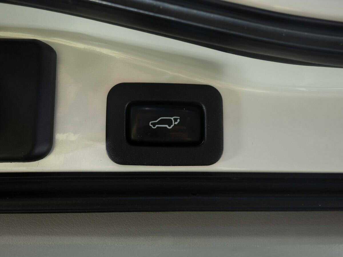 Toyota Land Cruiser с пробегом — 2013 год. Фото: #31