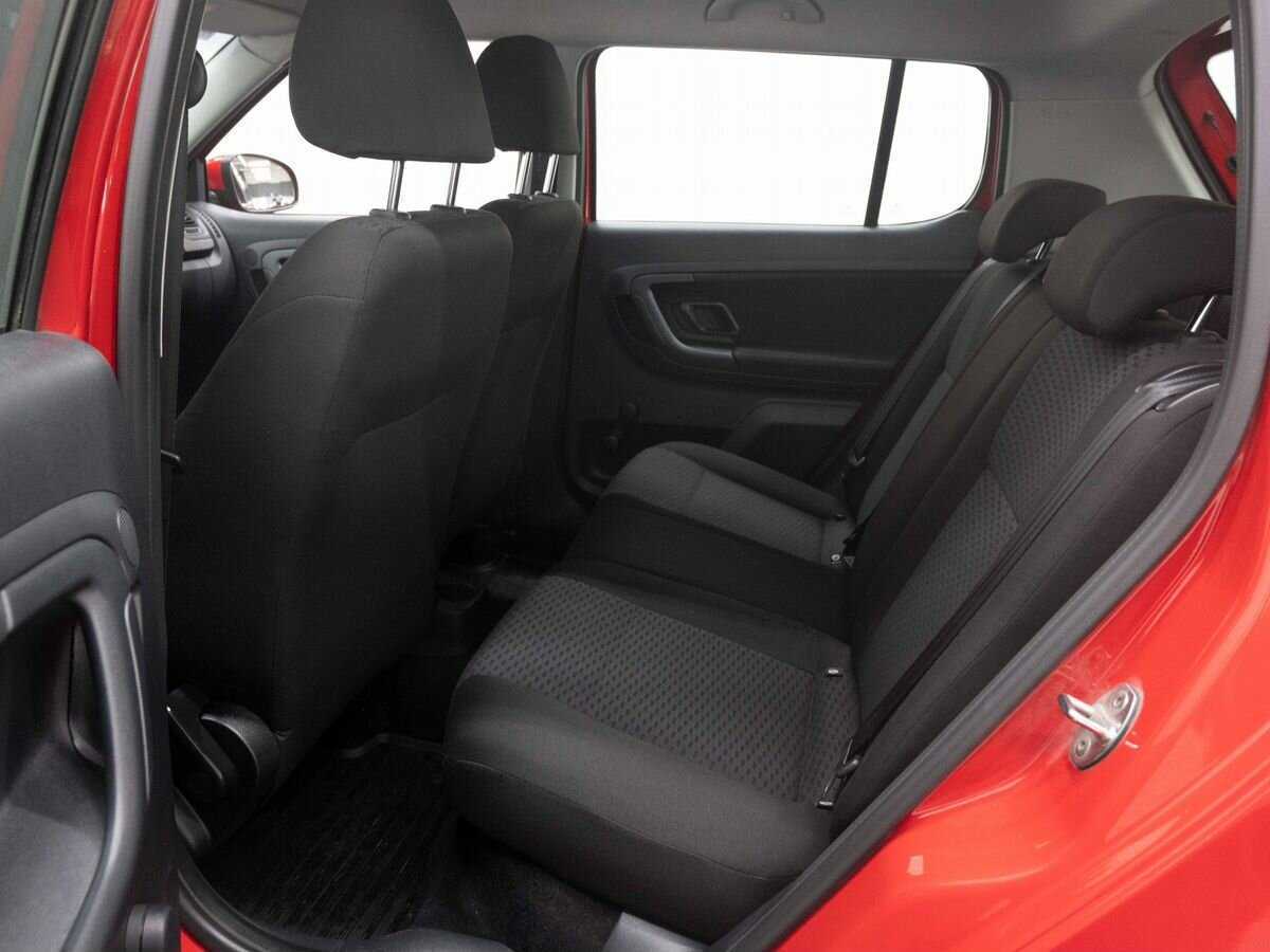 Skoda Fabia с пробегом — 2013 год. Фото: #9