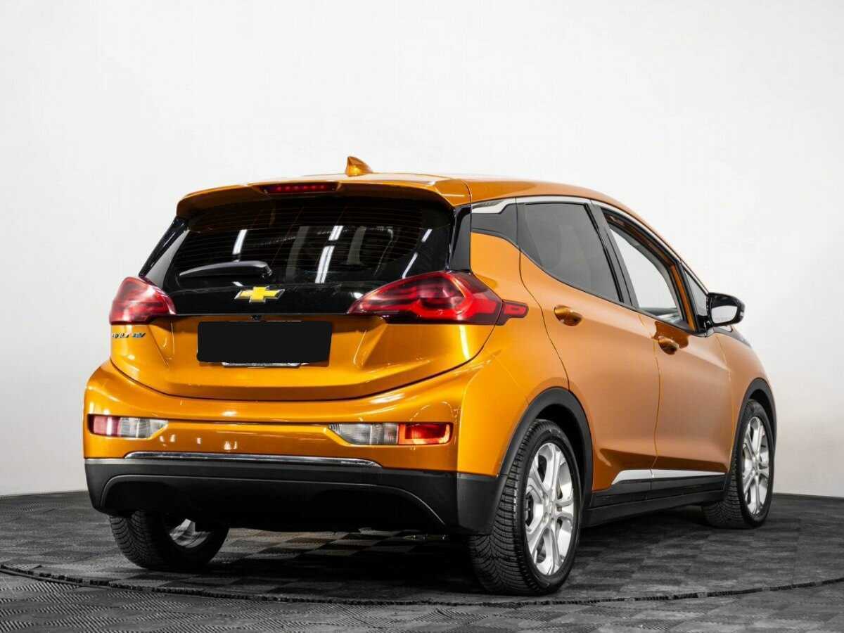 Chevrolet Bolt с пробегом — 2017 год. Фото: #3
