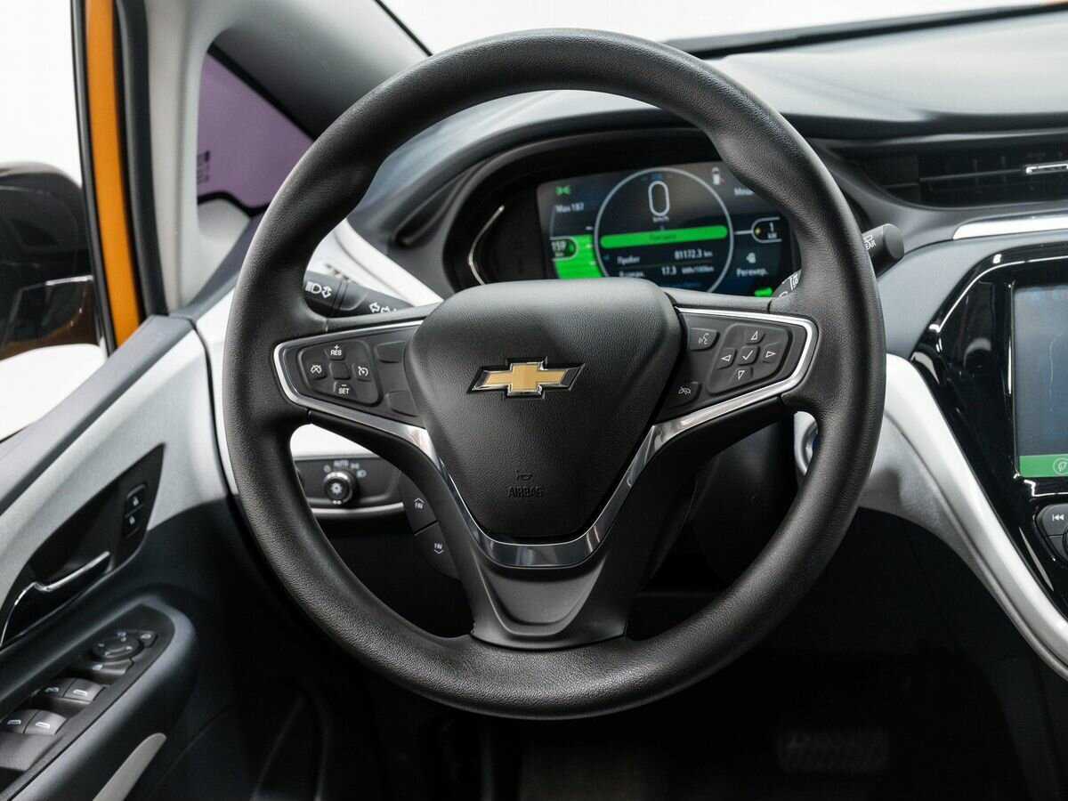 Chevrolet Bolt с пробегом — 2017 год. Фото: #10