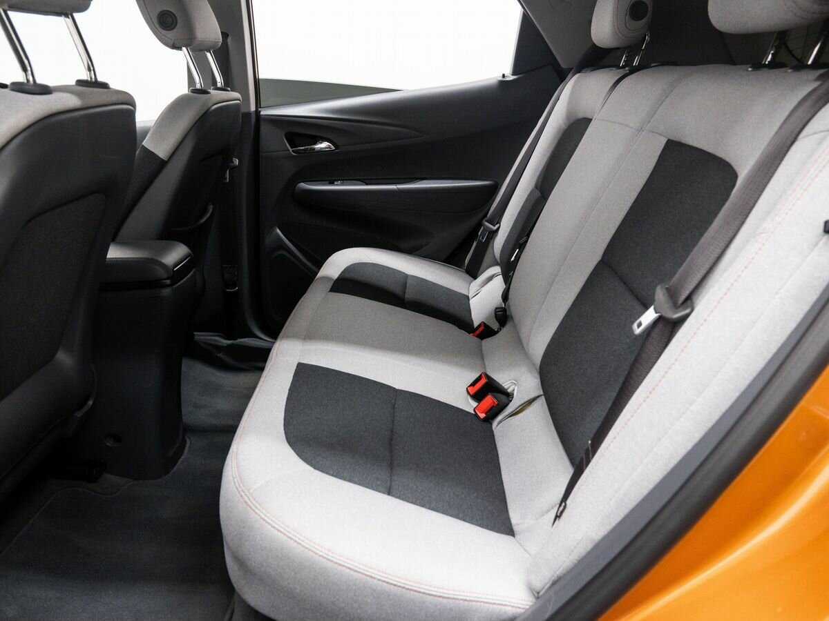 Chevrolet Bolt с пробегом — 2017 год. Фото: #11