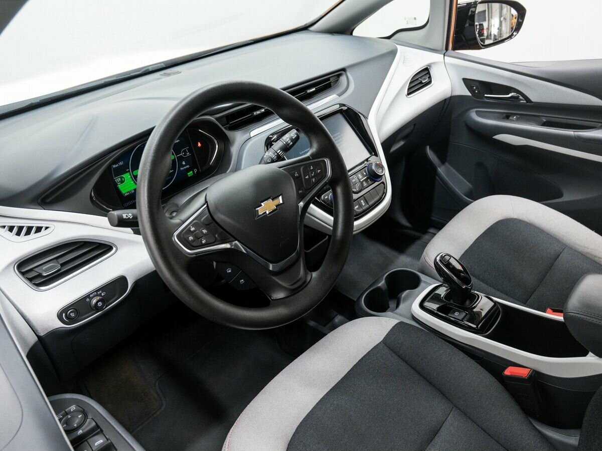Chevrolet Bolt с пробегом — 2017 год. Фото: #12