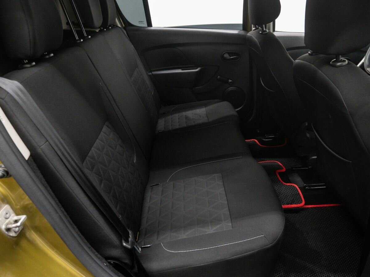 Renault Sandero с пробегом — 2017 год. Фото: #8