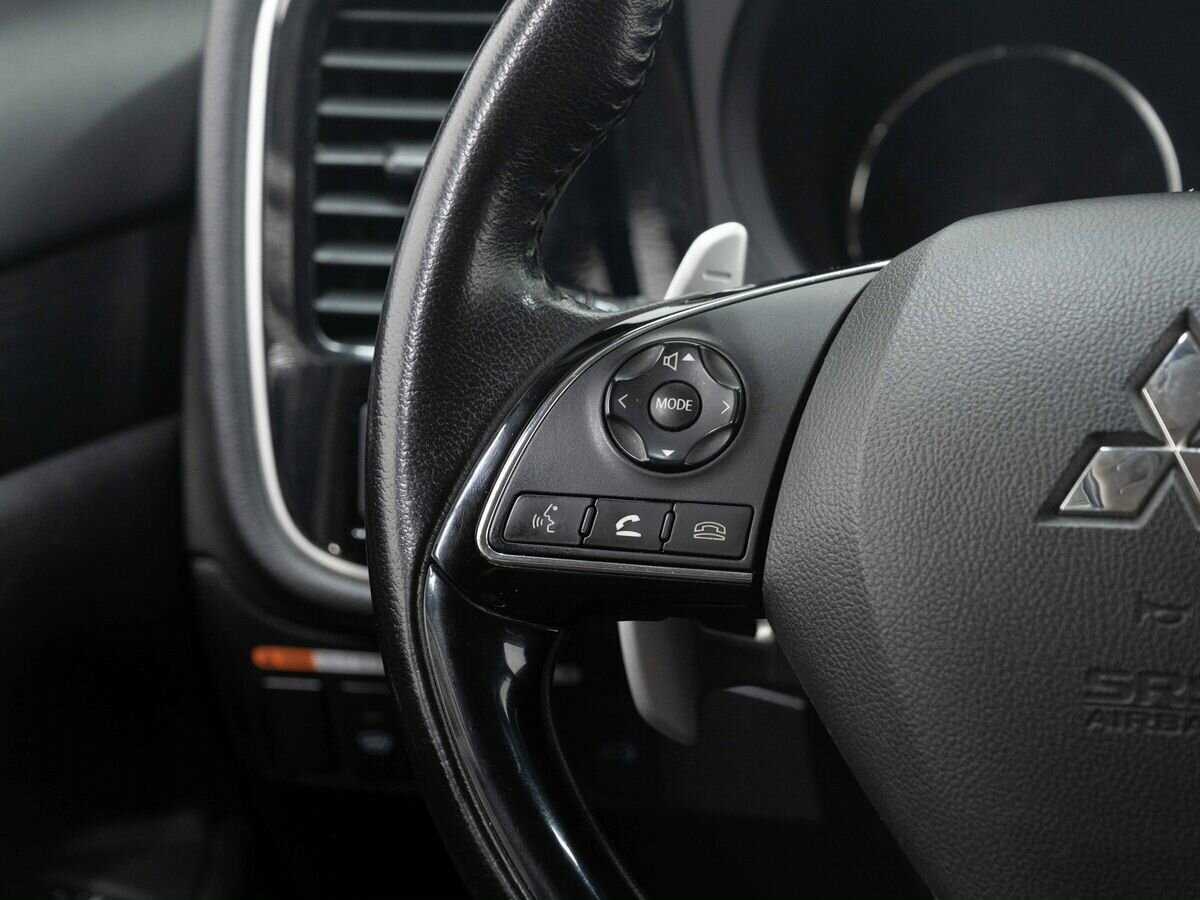 Mitsubishi Outlander с пробегом — 2016 год. Фото: #16