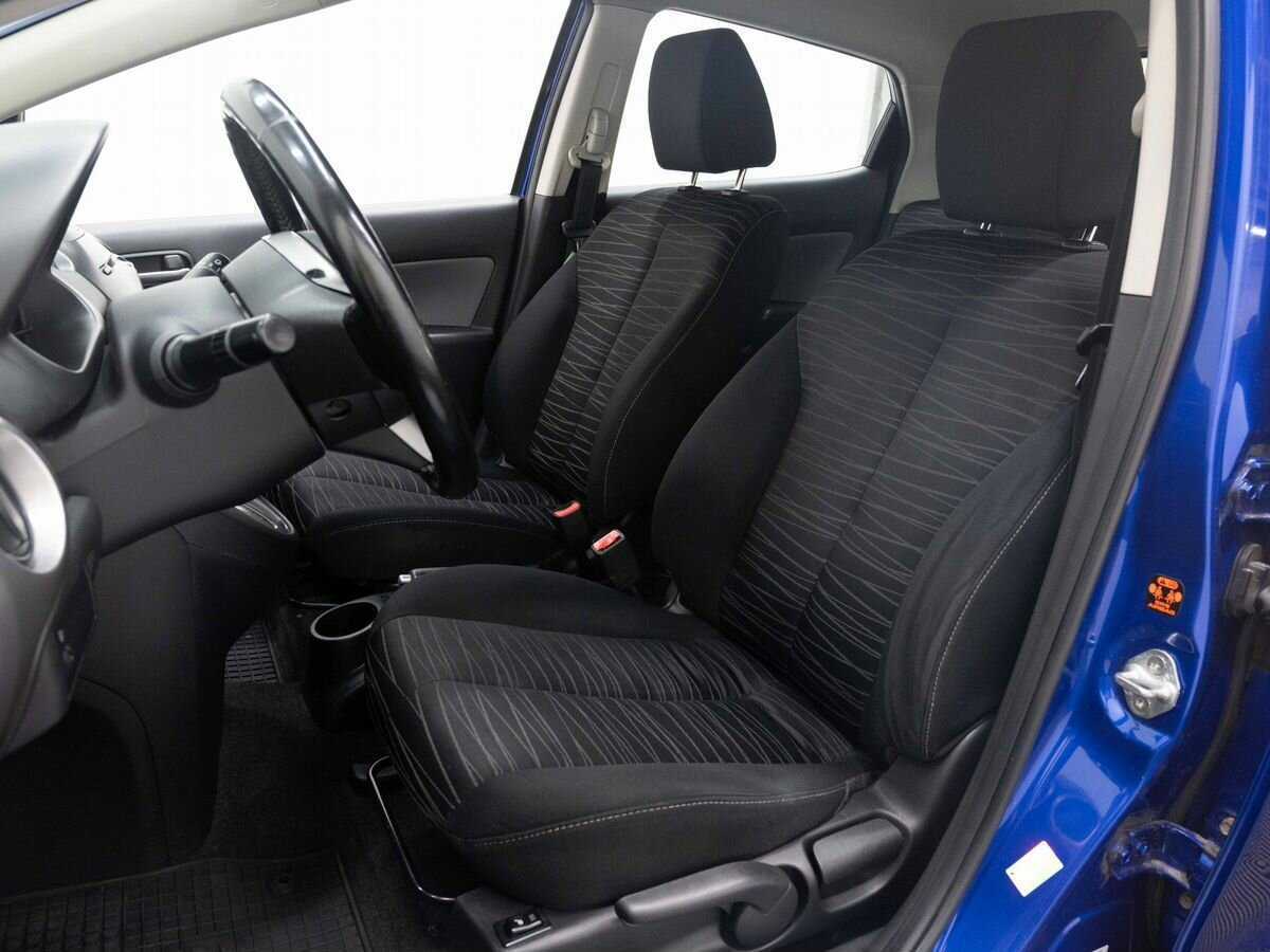 Mazda 2 с пробегом — 2009 год. Фото: #9