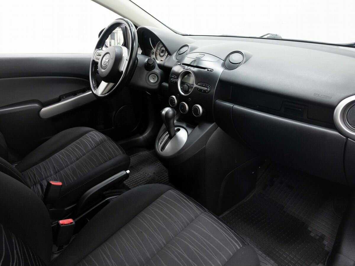Mazda 2 с пробегом — 2009 год. Фото: #12