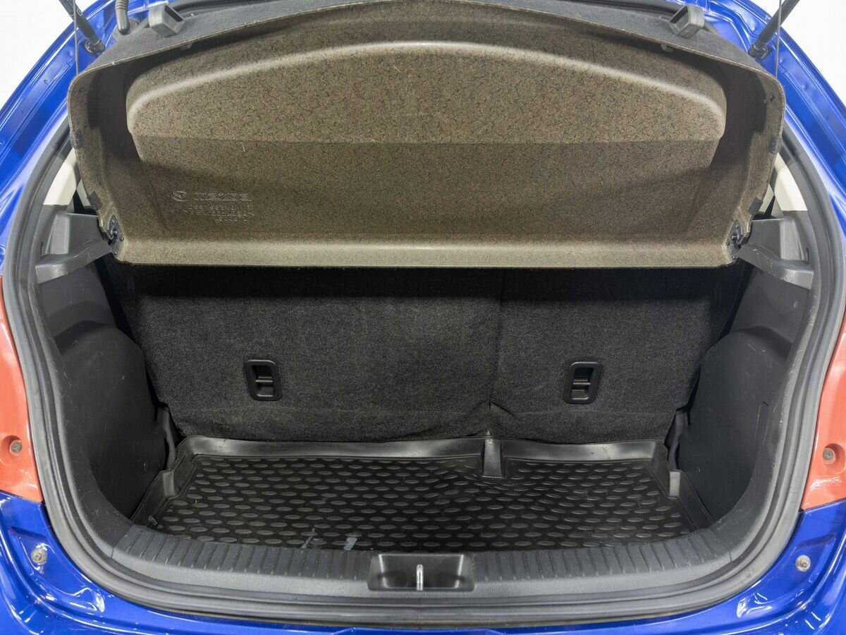 Mazda 2 с пробегом — 2009 год. Фото: #21