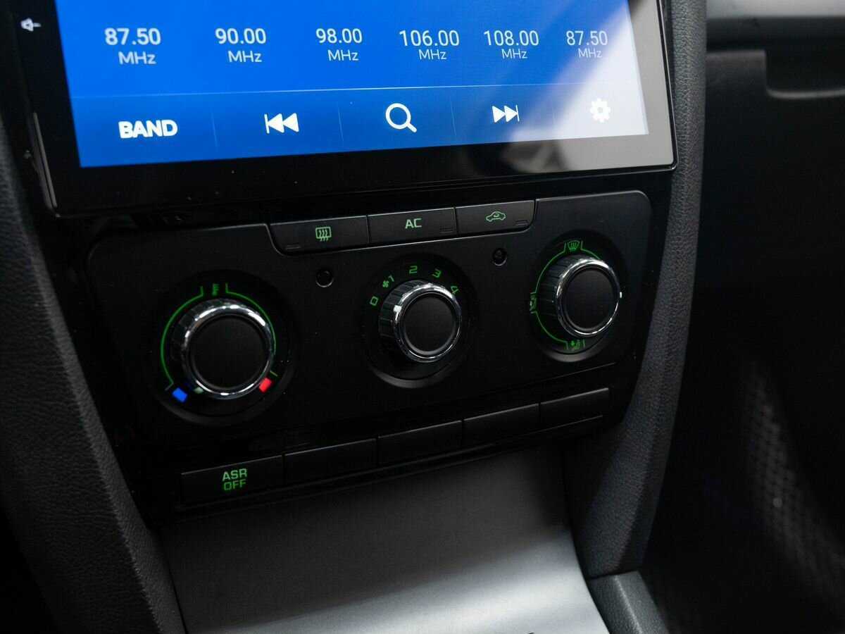 Skoda Octavia с пробегом — 2011 год. Фото: #18