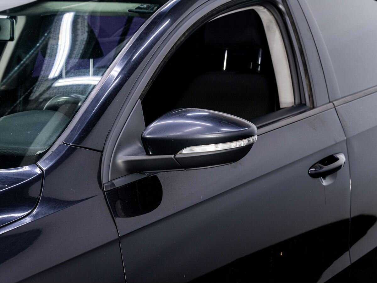 Volkswagen Passat с пробегом — 2011 год. Фото: #7