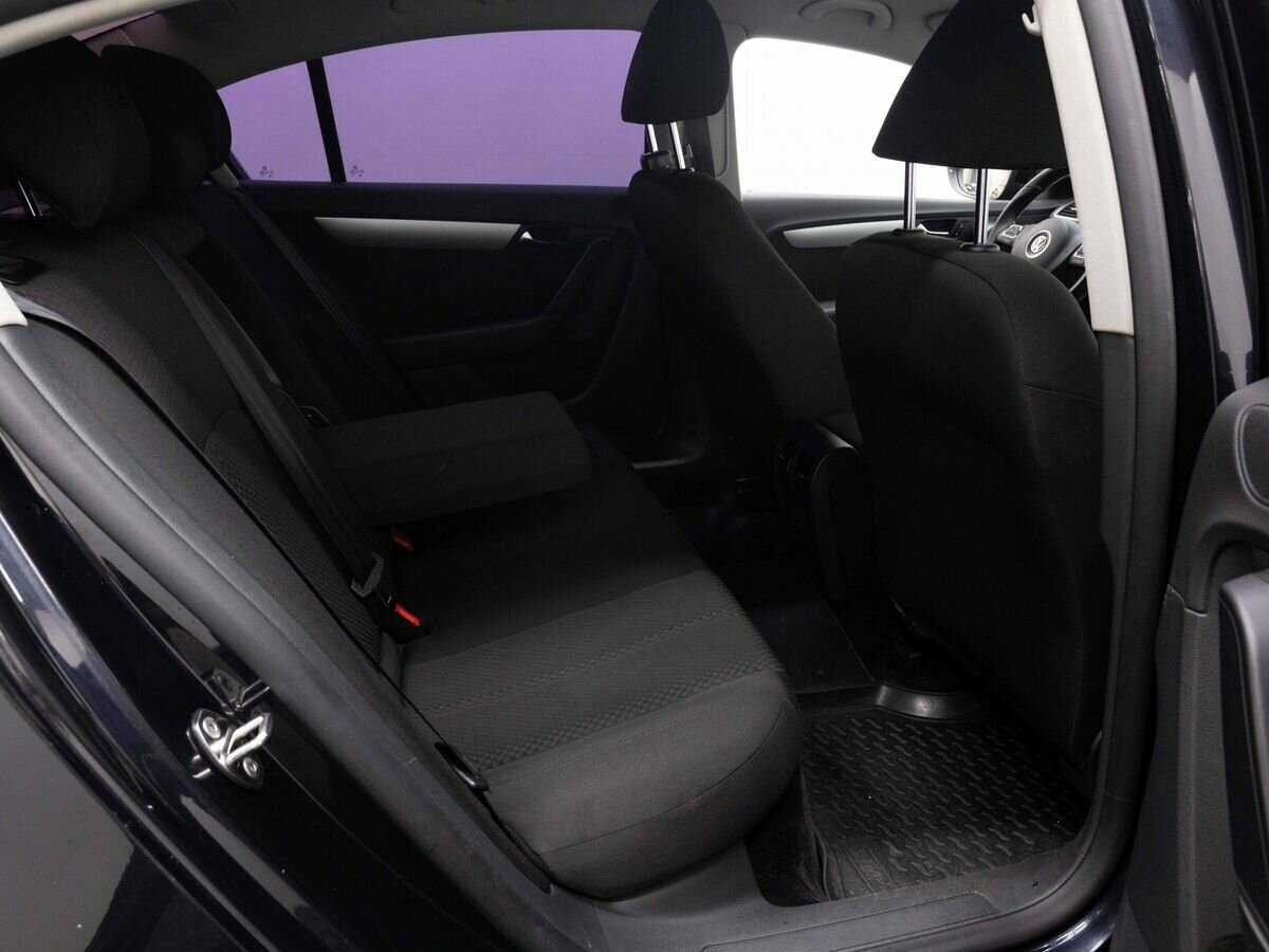 Volkswagen Passat с пробегом — 2011 год. Фото: #11