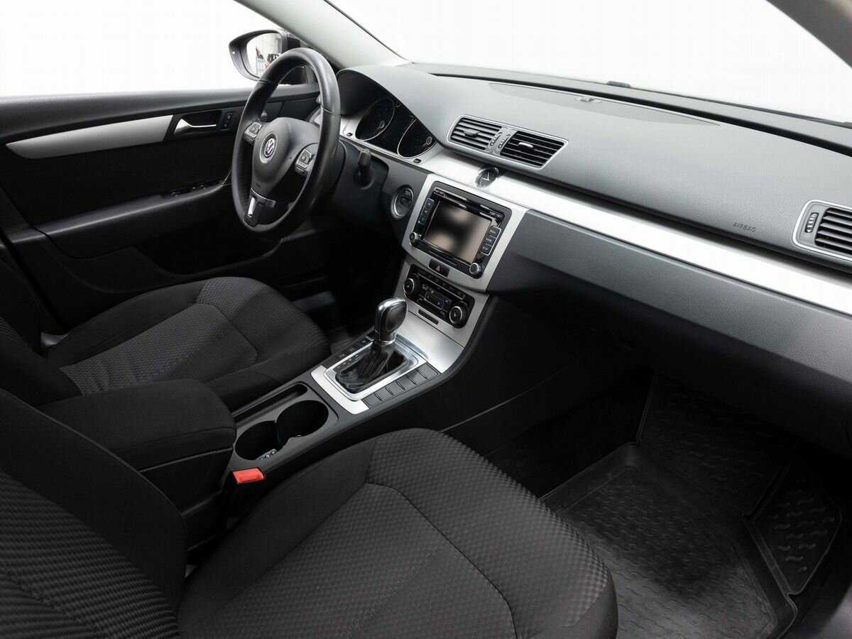 Volkswagen Passat с пробегом — 2011 год. Фото: #12
