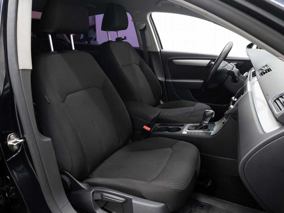 Volkswagen Passat с пробегом — 2011 год. Фото: #13