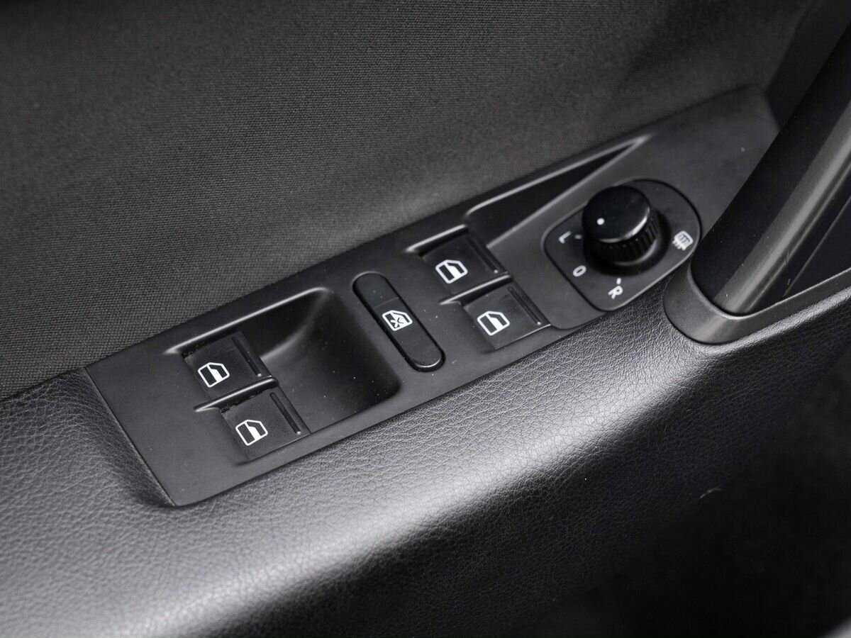 Volkswagen Passat с пробегом — 2011 год. Фото: #19