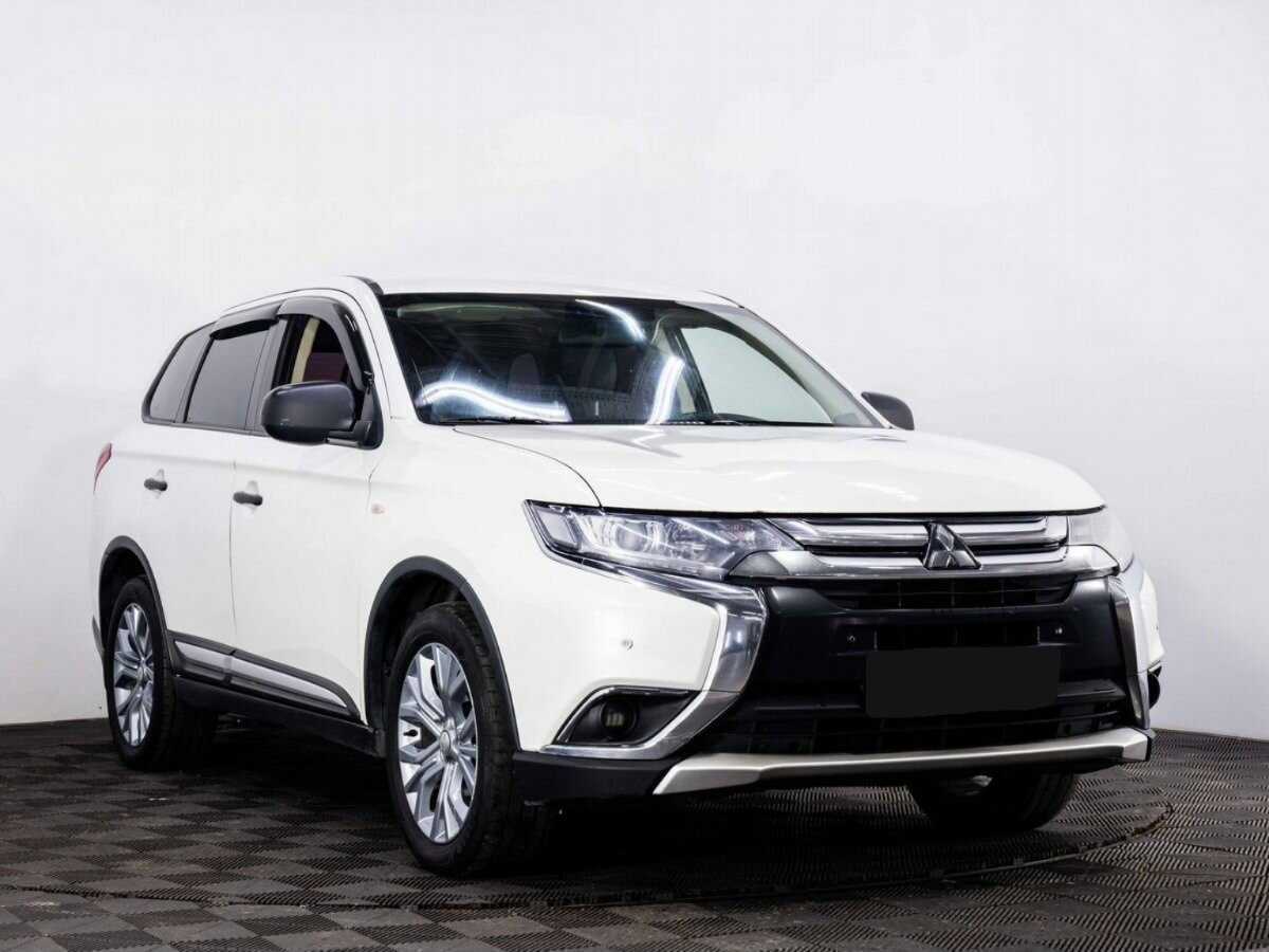 Mitsubishi Outlander с пробегом — 2018 год. Фото: #2