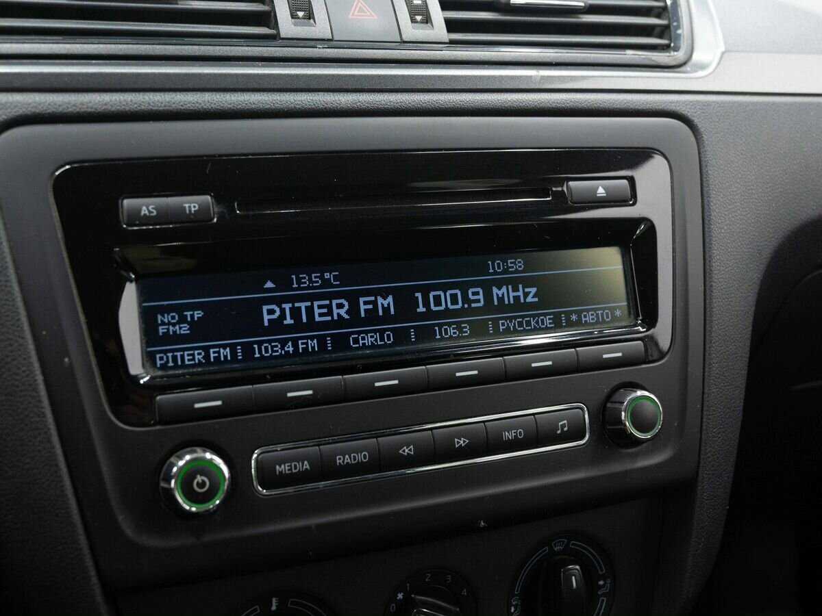 Skoda Rapid с пробегом — 2015 год. Фото: #16