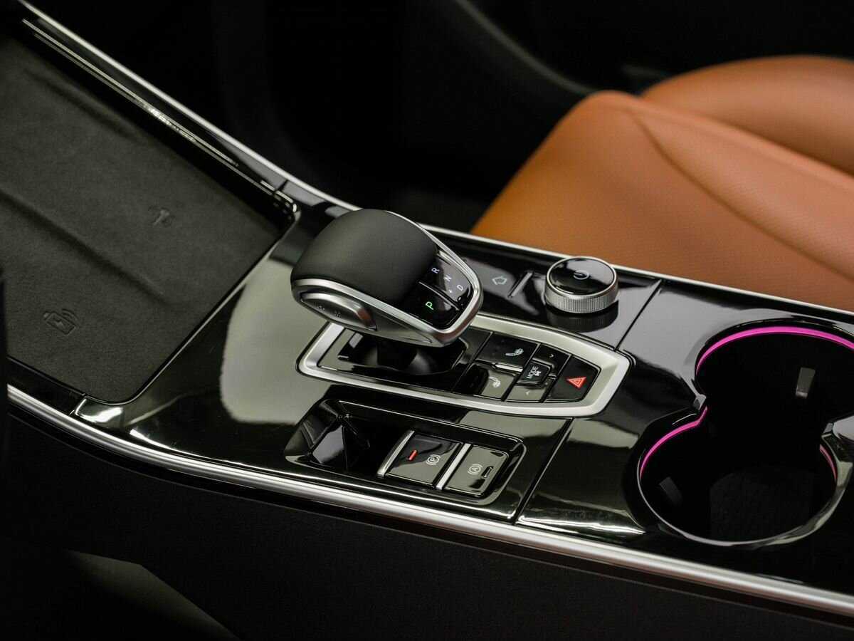 OMODA C5 с пробегом — 2024 год. Фото: #16