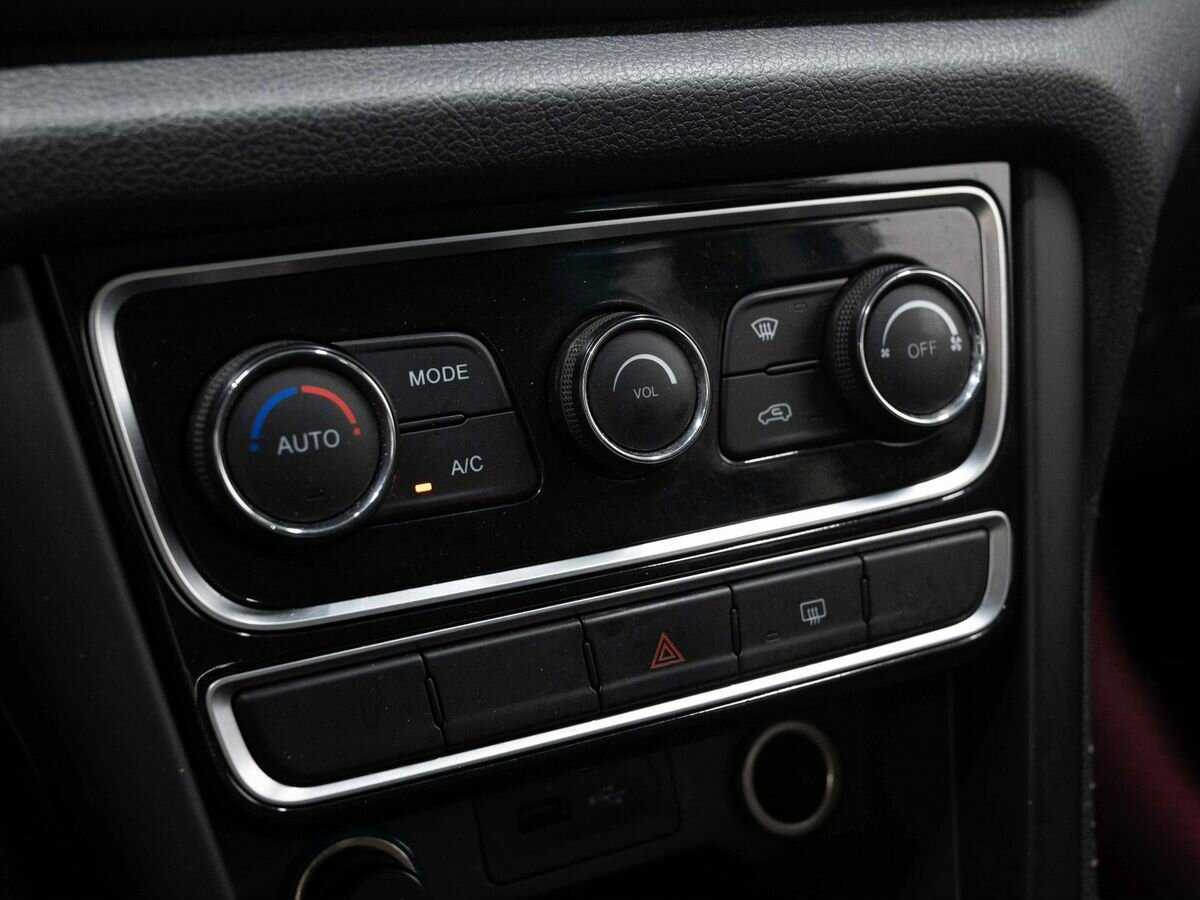 Chery Tiggo 3 с пробегом — 2017 год. Фото: #17