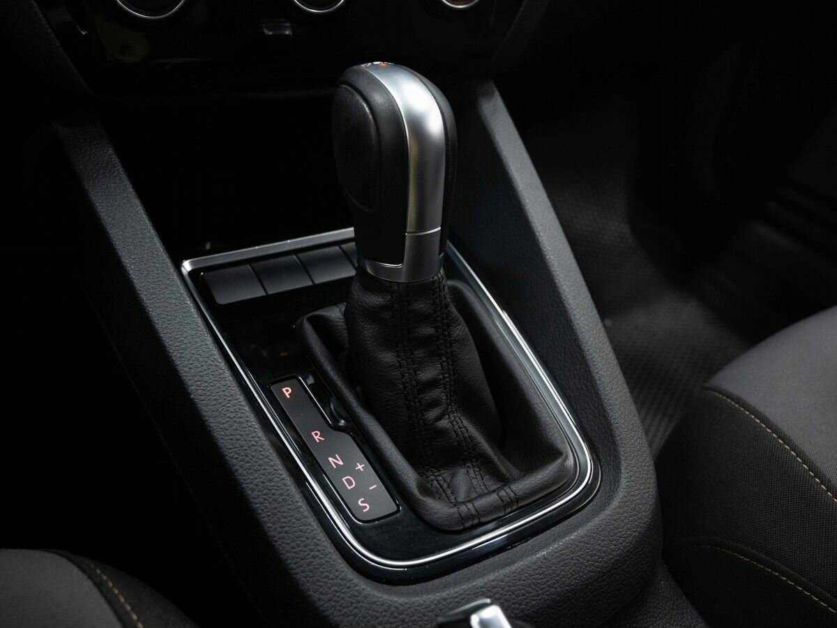 Volkswagen Jetta с пробегом — 2016 год. Фото: #20