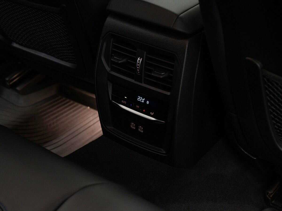 BMW 3 серии с пробегом — 2020 год. Фото: #13