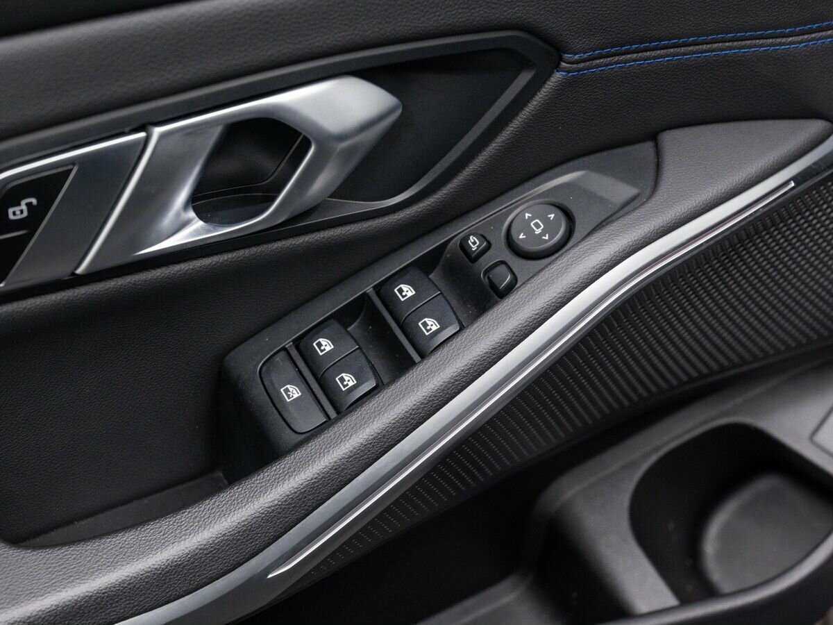 BMW 3 серии с пробегом — 2020 год. Фото: #19