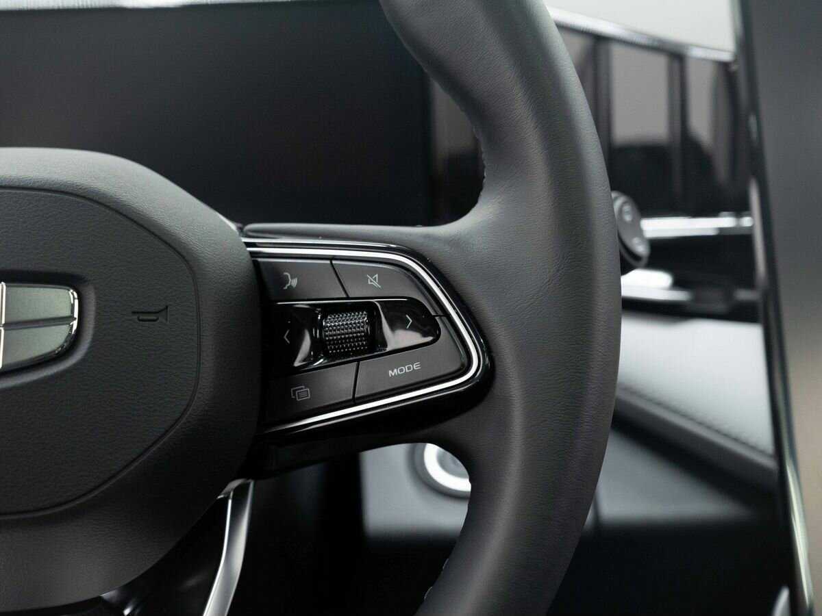 Geely Atlas с пробегом — 2023 год. Фото: #18