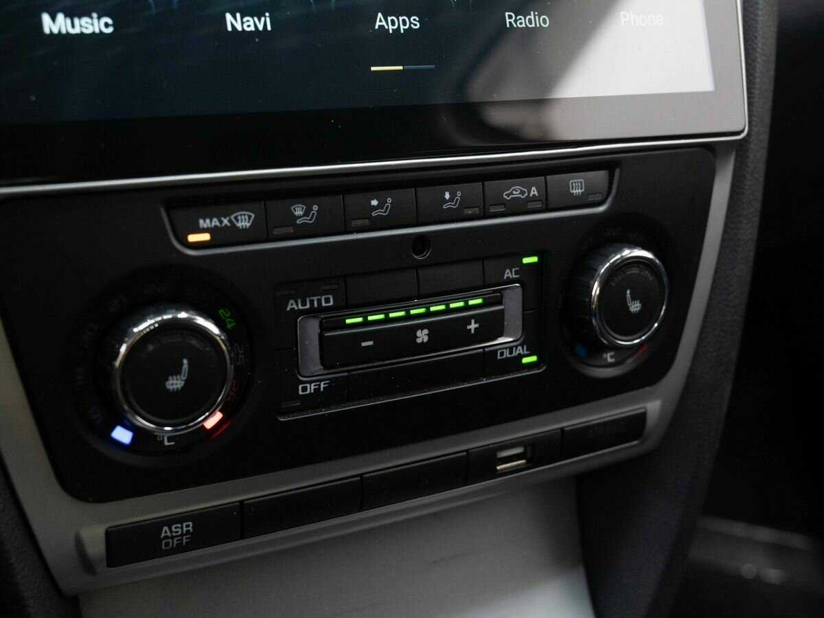 Skoda Octavia с пробегом — 2012 год. Фото: #17