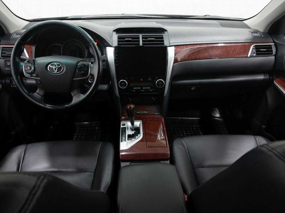 Toyota Camry с пробегом — 2012 год. Фото: #13