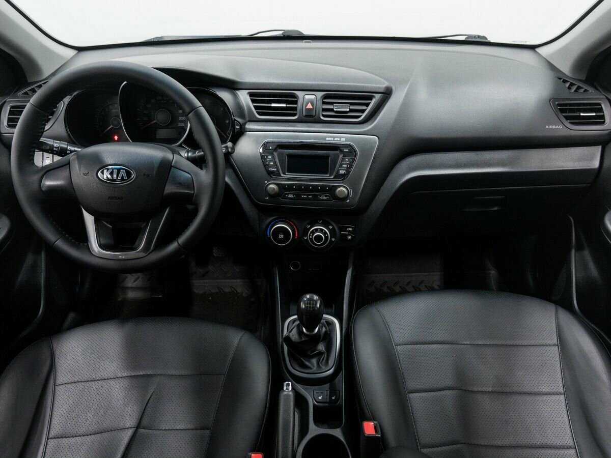 Kia Rio с пробегом — 2013 год. Фото: #10