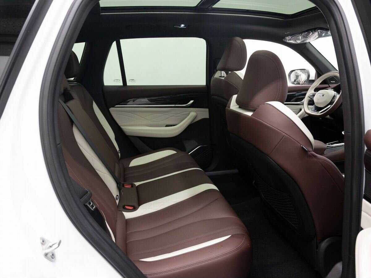 Geely Monjaro с пробегом — 2024 год. Фото: #11