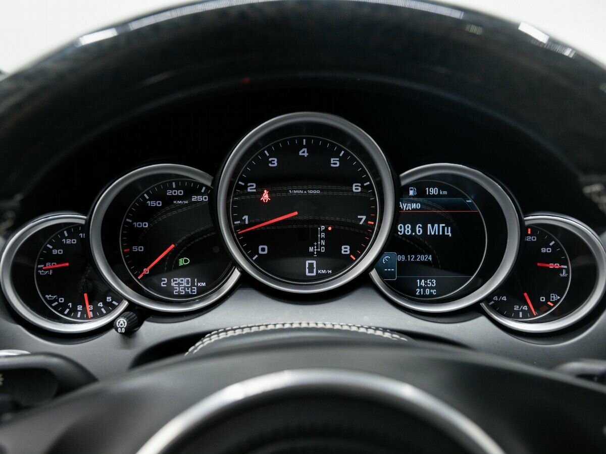 Porsche Cayenne с пробегом — 2014 год. Фото: #24